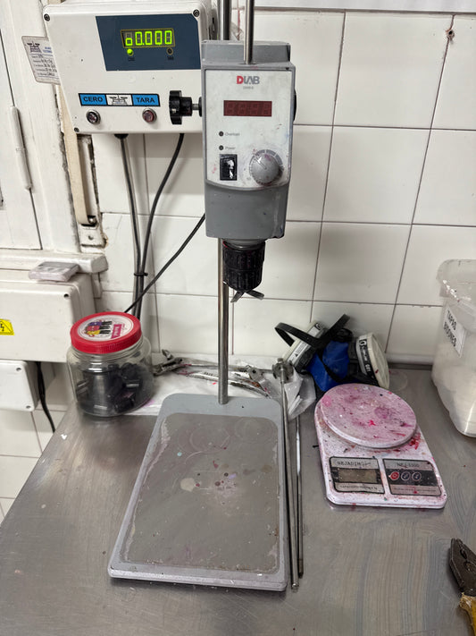 Agitador vertical DLab OS40S
digital pantalla Led 50000mPas varilla hélice 40lts