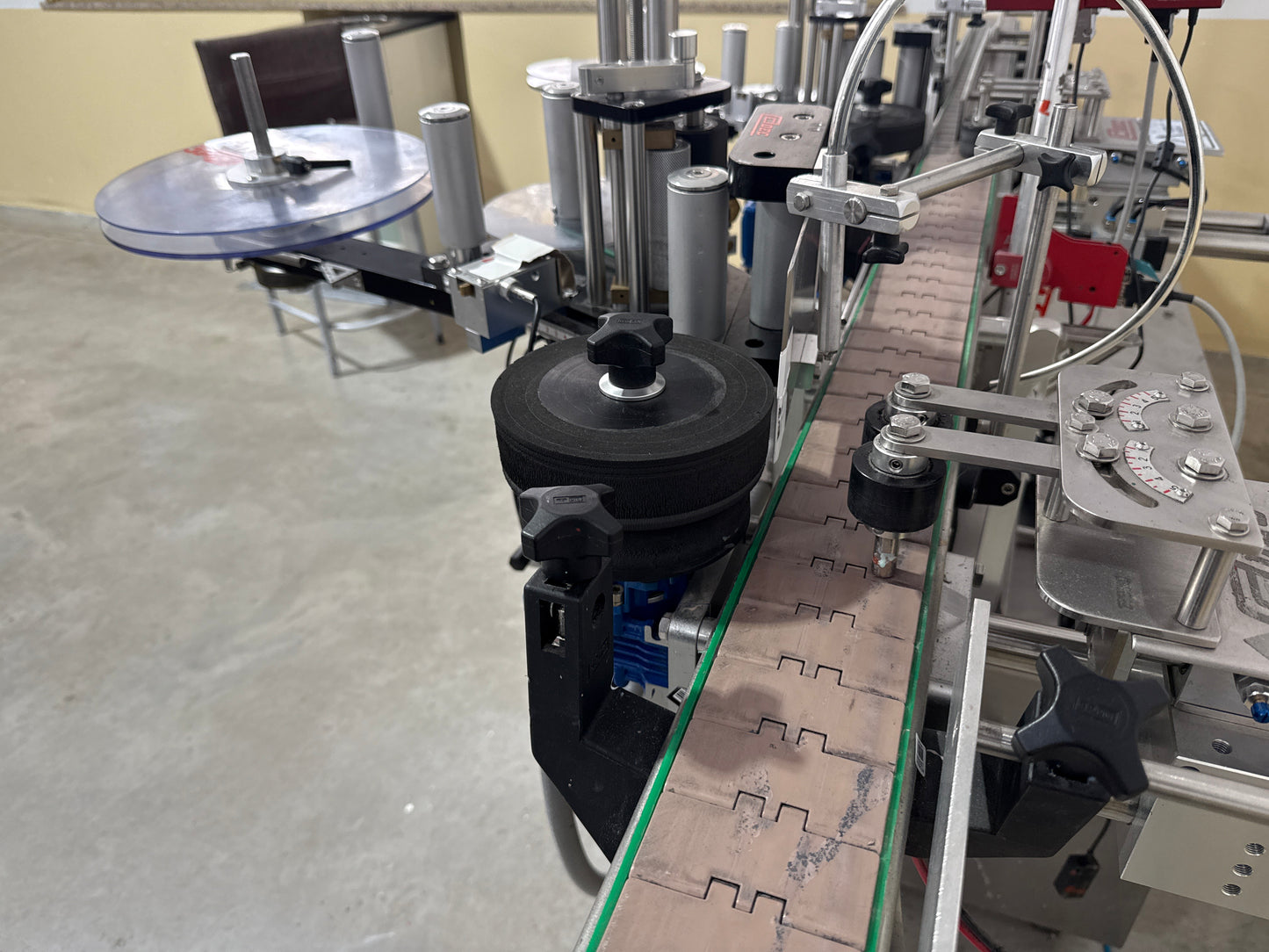 Etiquetadora automática Cilíndrico Cadec