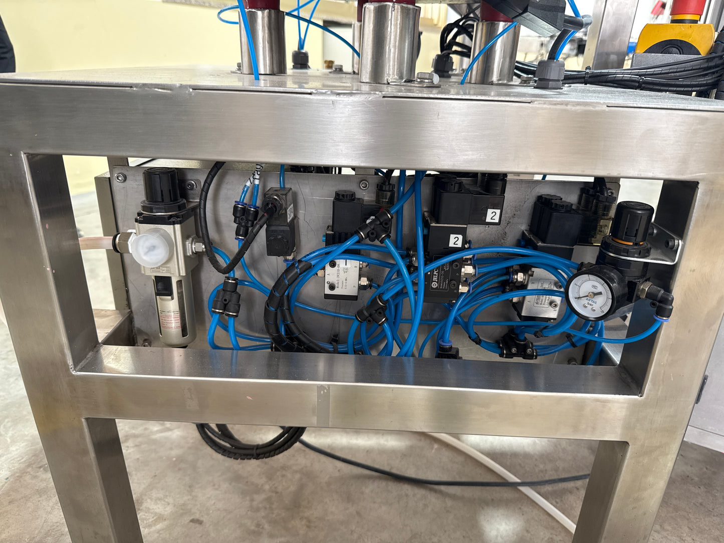 Colocadora de tapa Automatica TAPA 212 112