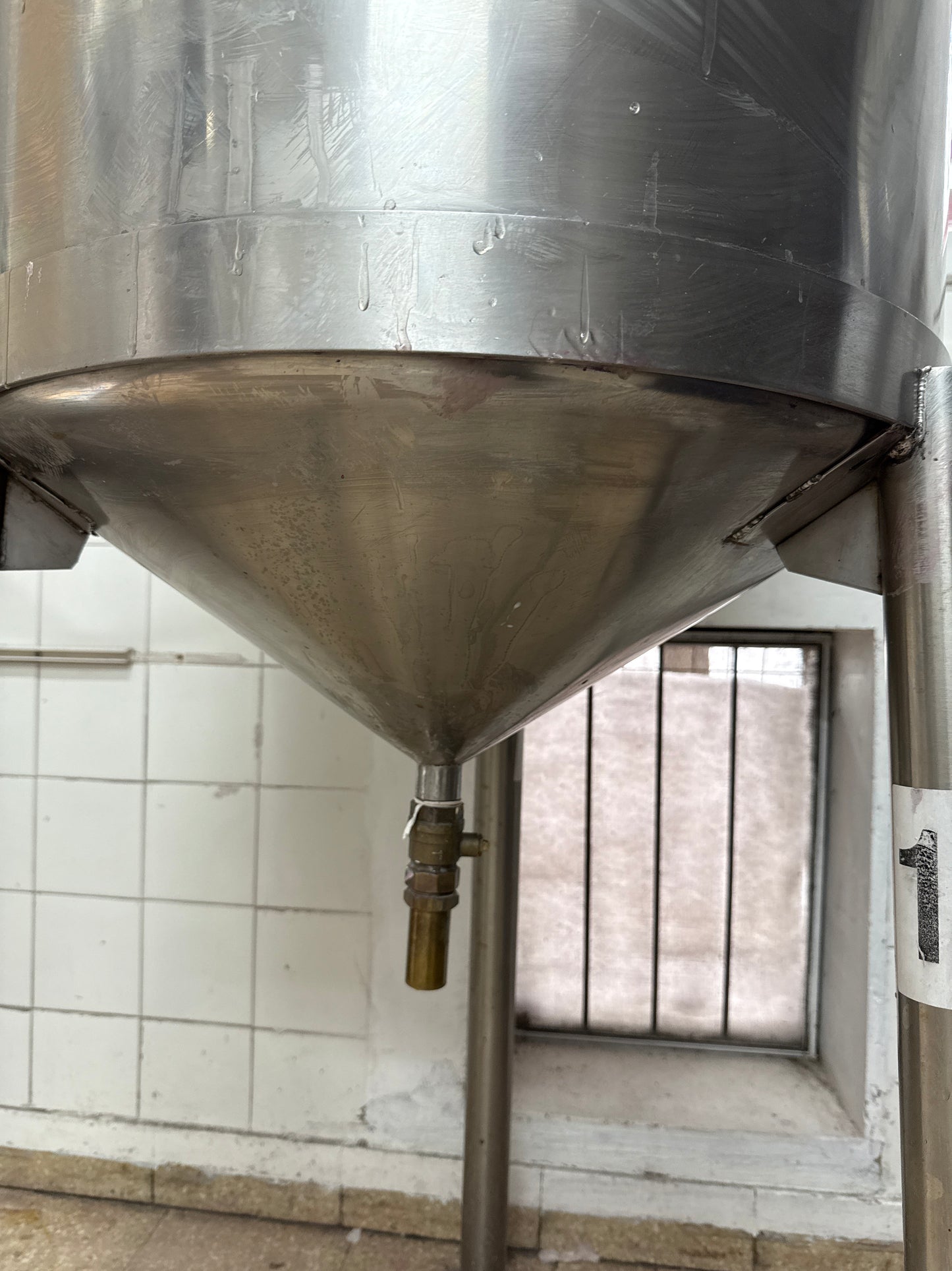 Agitador con reactor p/esmalte de 150Kg
Motor MAC328RM