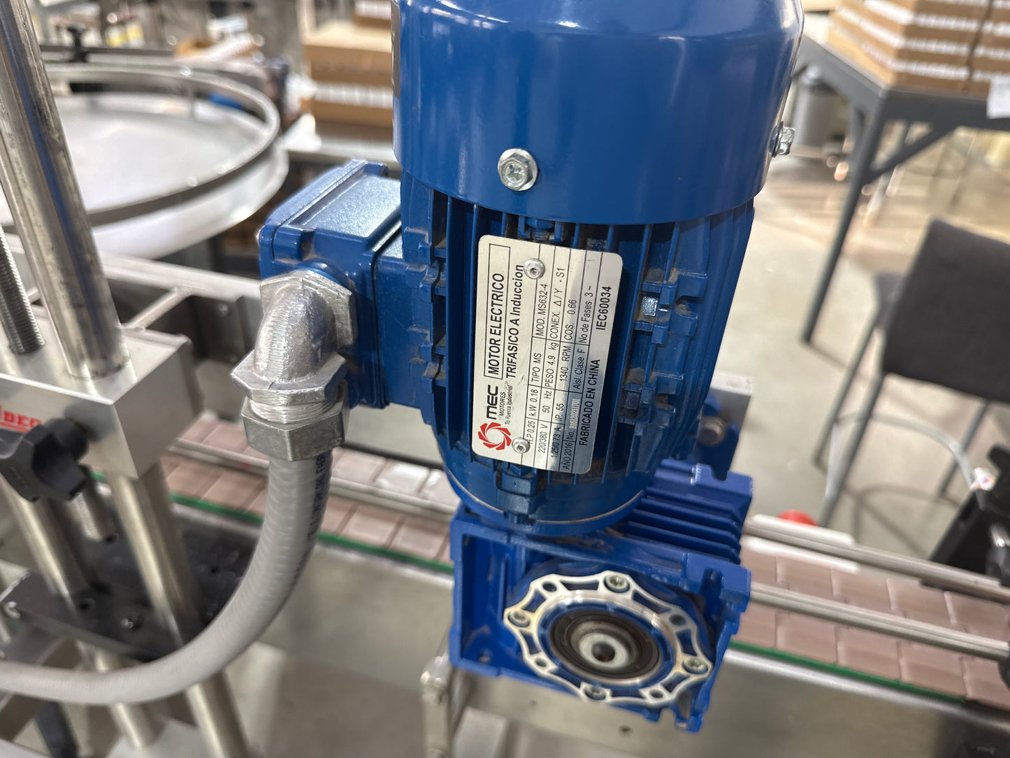 Colocadora de sobretapa Cadec Mod. TPI3000