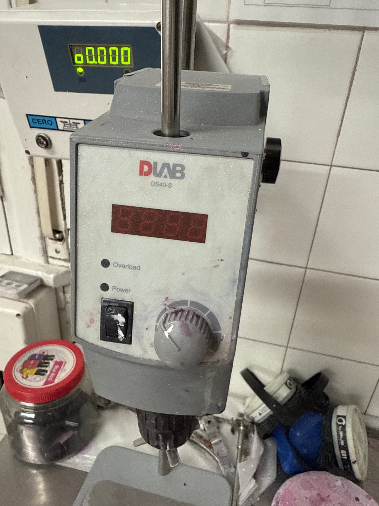 Agitador vertical DLab OS40S
digital pantalla Led 50000mPas varilla hélice 40lts